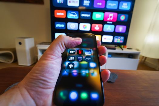 Netflix ontploft weer: dit zijn de series, films en namen waar Nederland nu op klikt